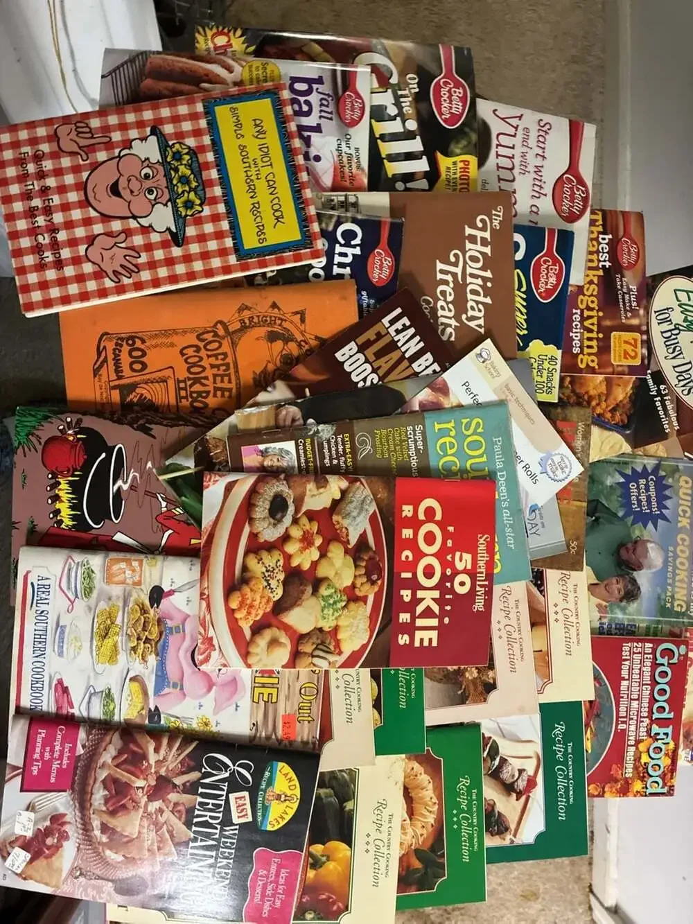 Vintage Lot of Pillsbury Classic and Betty Crocker Recipe Cookbooks